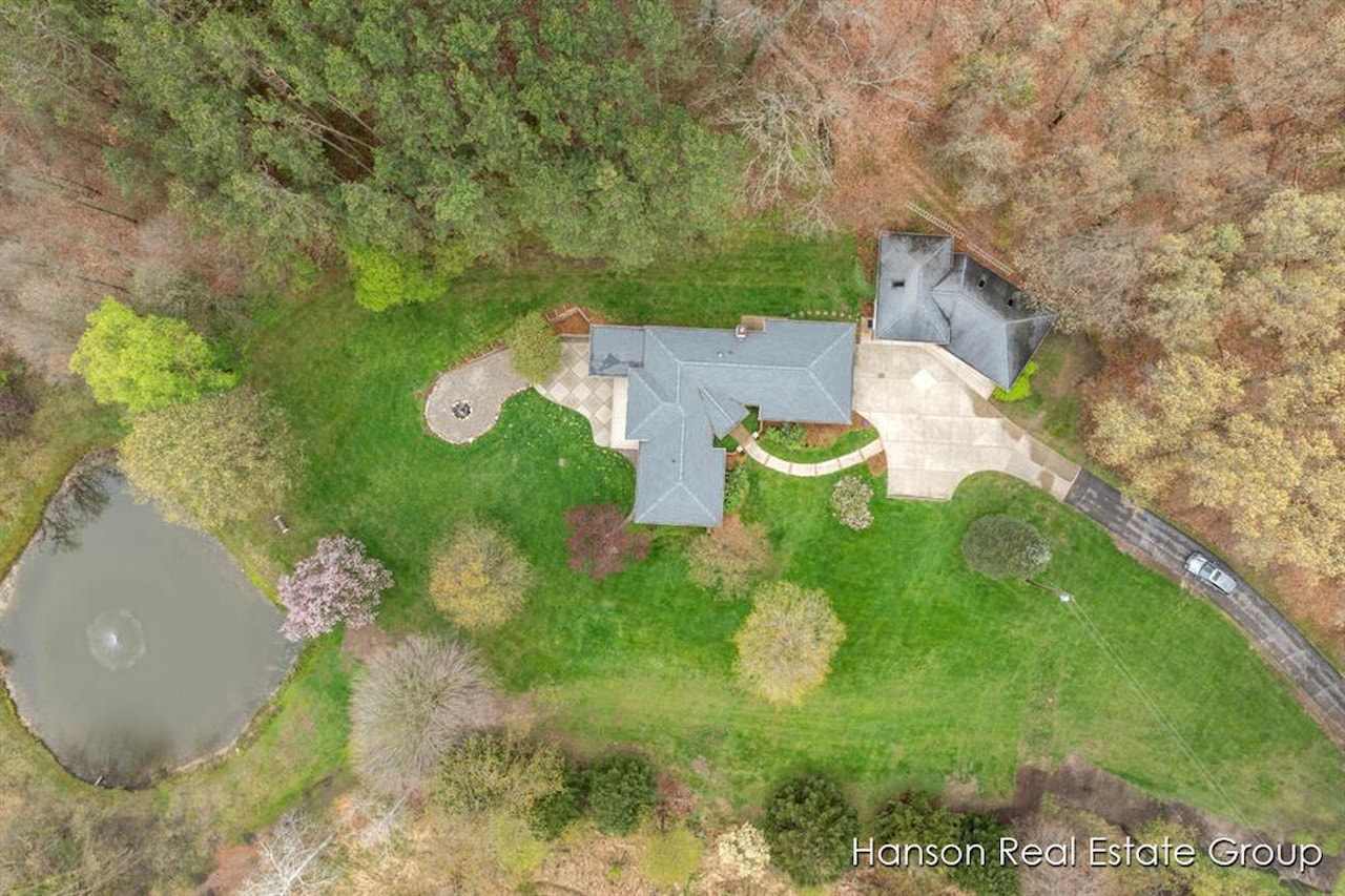 9200 NE Bailey Dr in Ada Twp, MI Photo 16