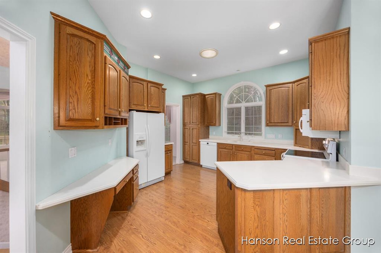 9200 NE Bailey Dr in Ada Twp, MI Photo 22