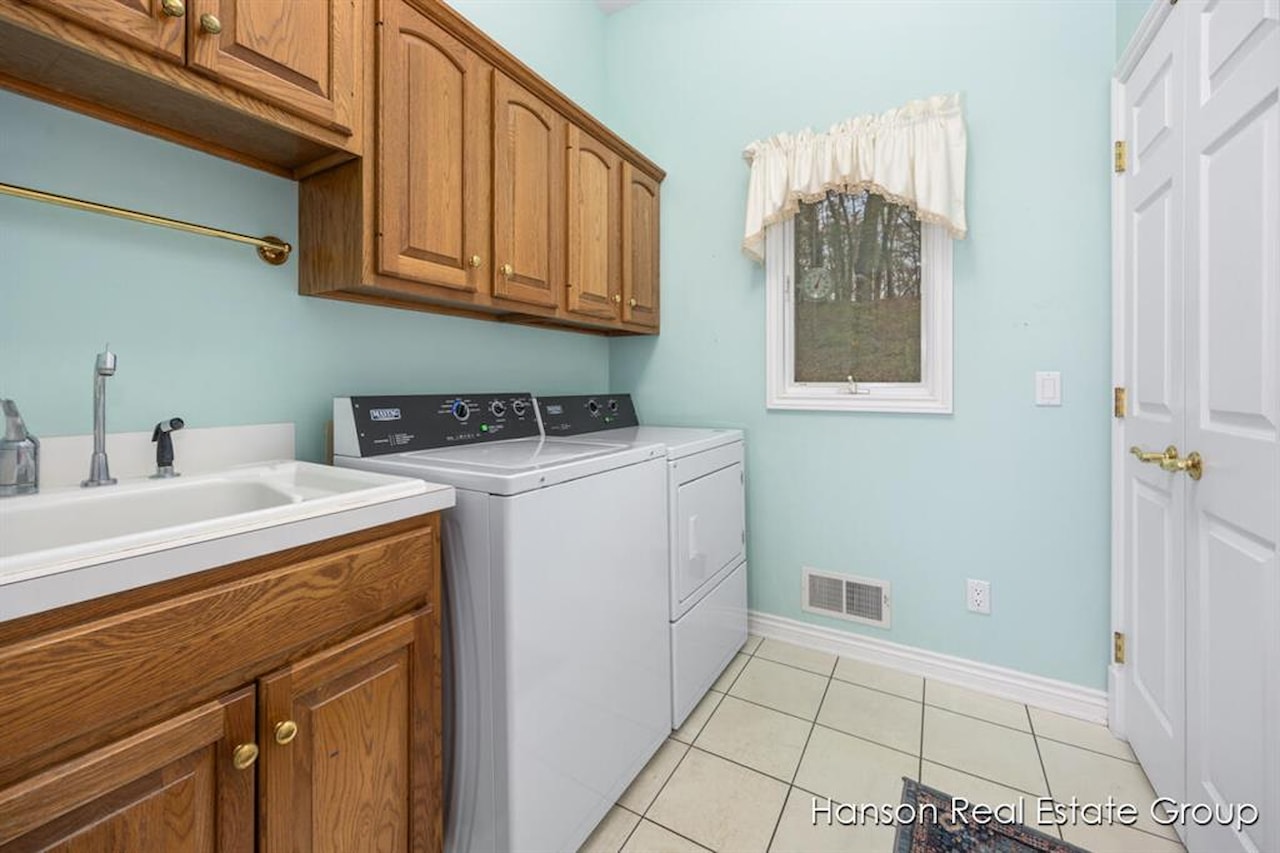9200 NE Bailey Dr in Ada Twp, MI Photo 25