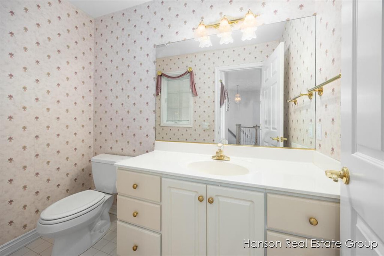 9200 NE Bailey Dr in Ada Twp, MI Photo 26