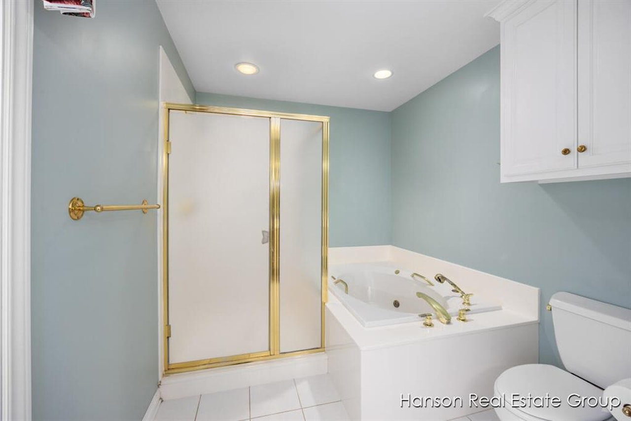 9200 NE Bailey Dr in Ada Twp, MI Photo 28