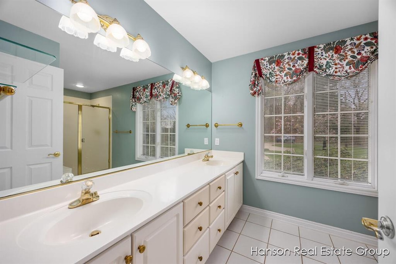 9200 NE Bailey Dr in Ada Twp, MI Photo 29
