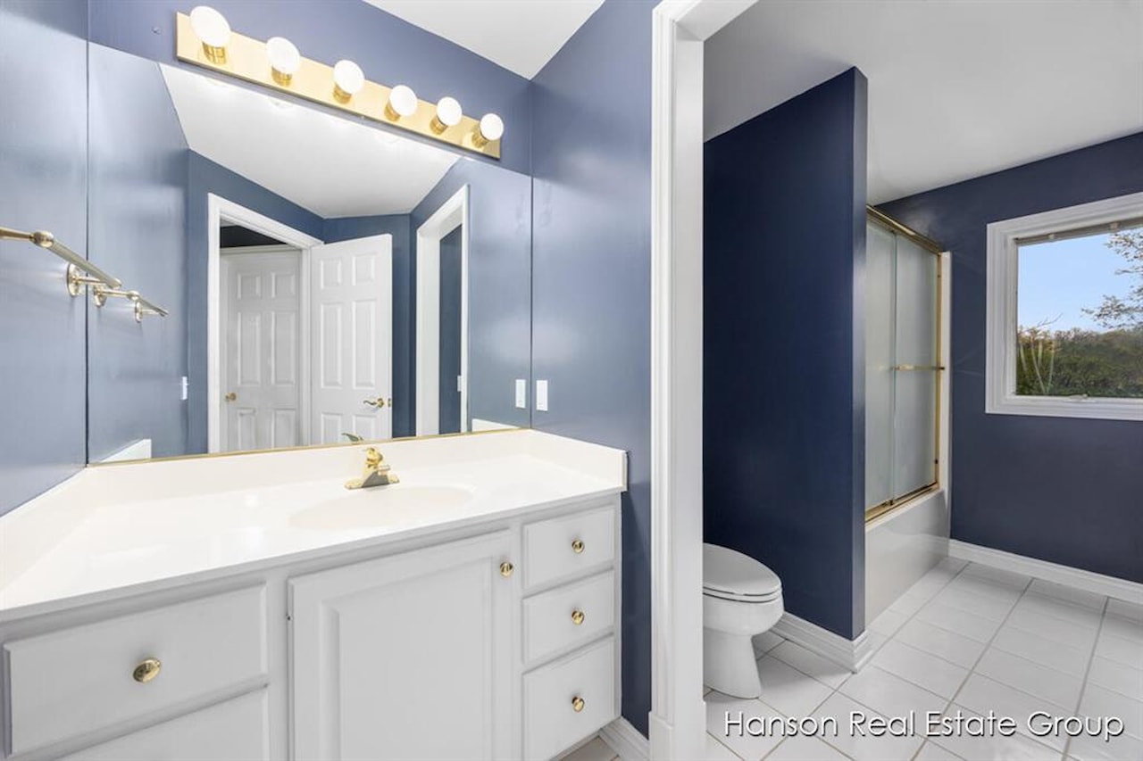 9200 NE Bailey Dr in Ada Twp, MI Photo 31
