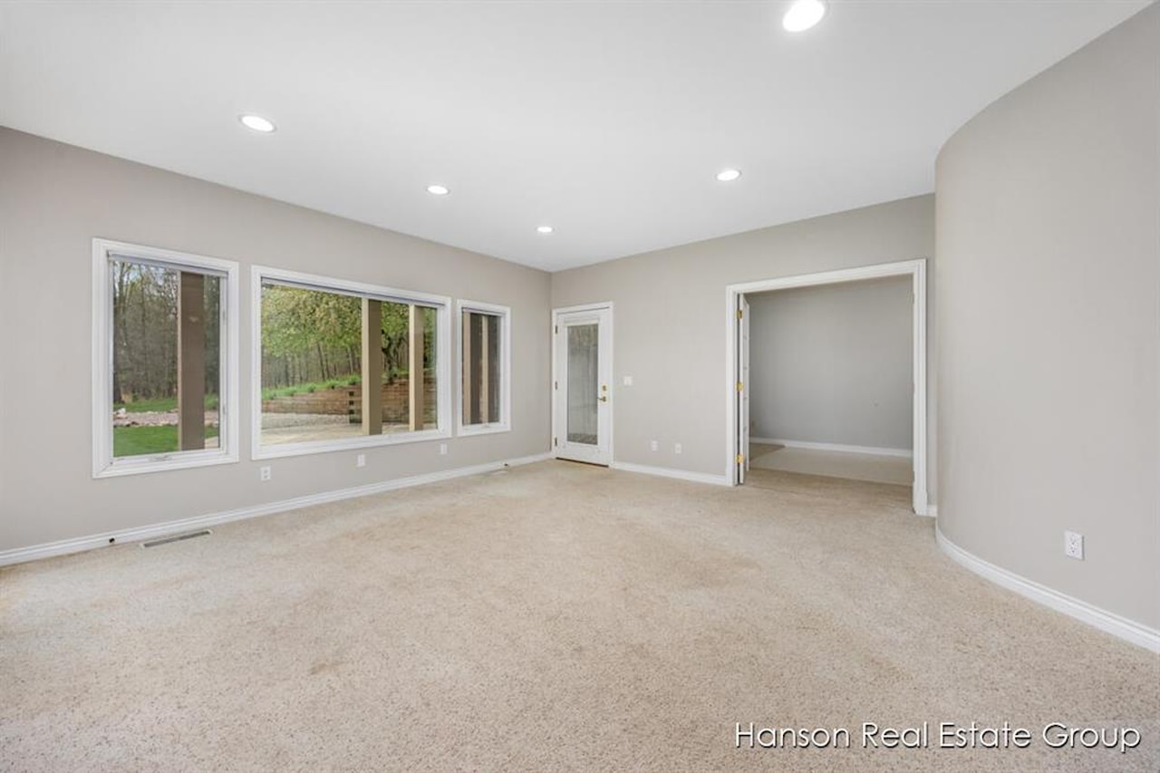 9200 NE Bailey Dr in Ada Twp, MI Photo 33