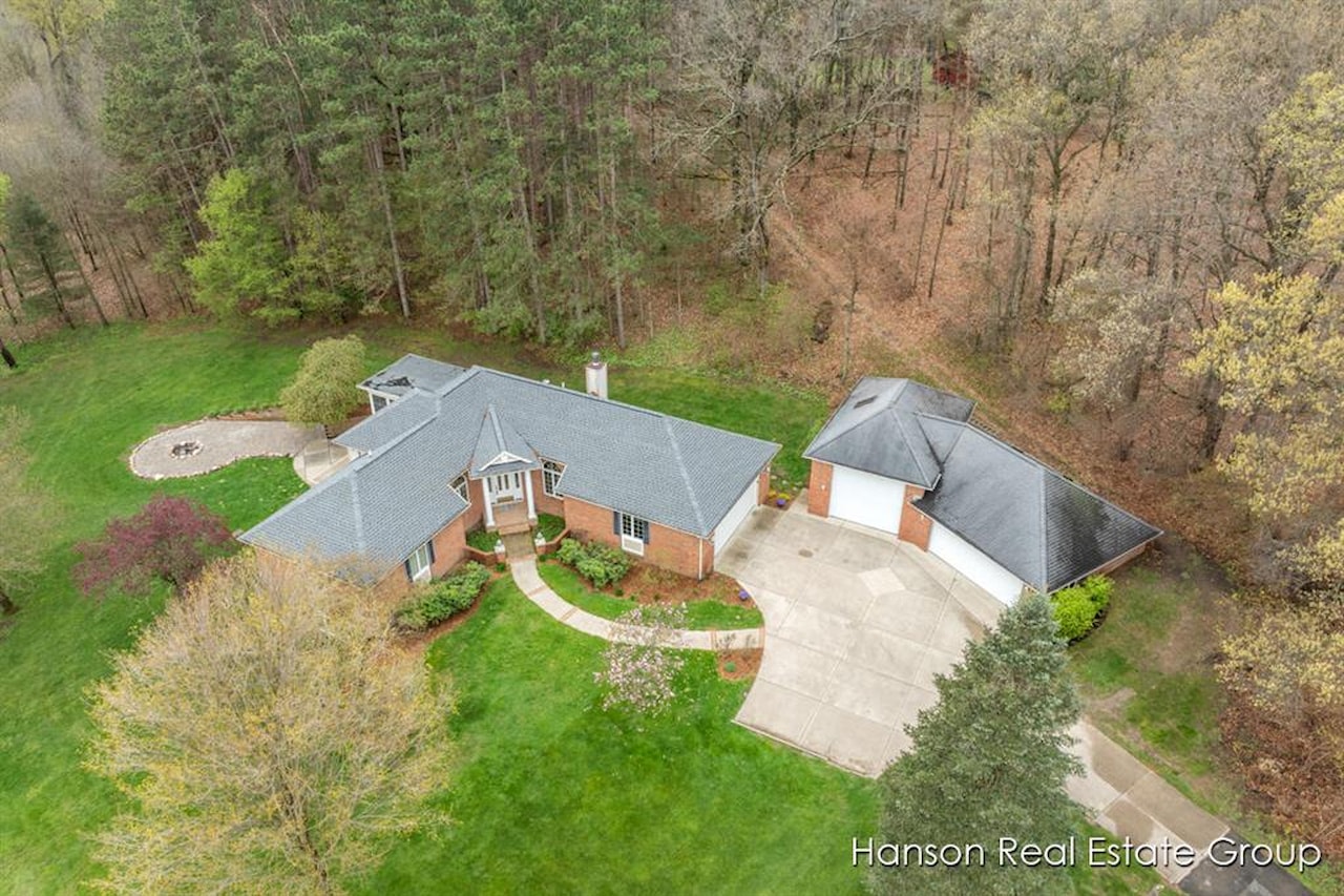 9200 NE Bailey Dr in Ada Twp, MI Photo 39