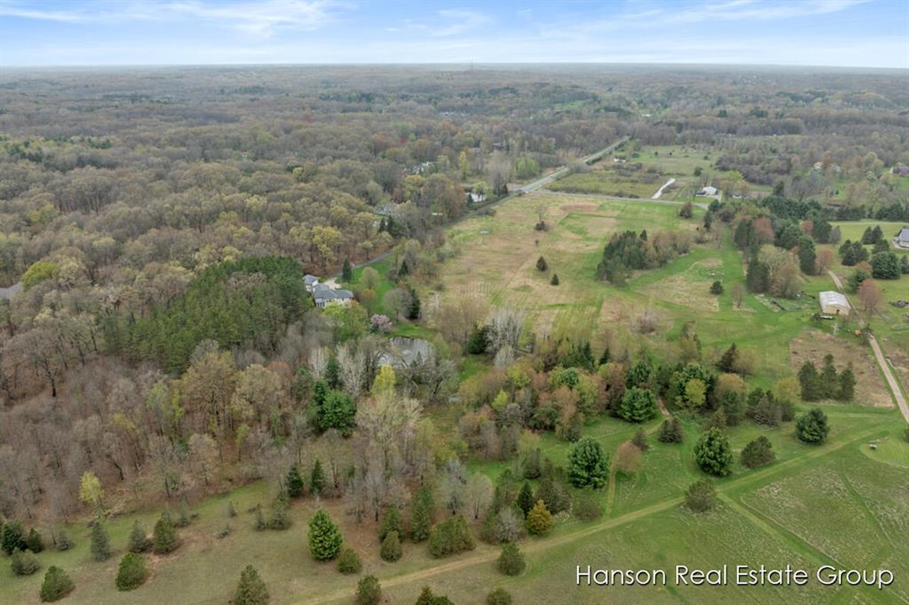 9200 NE Bailey Dr in Ada Twp, MI Photo 42