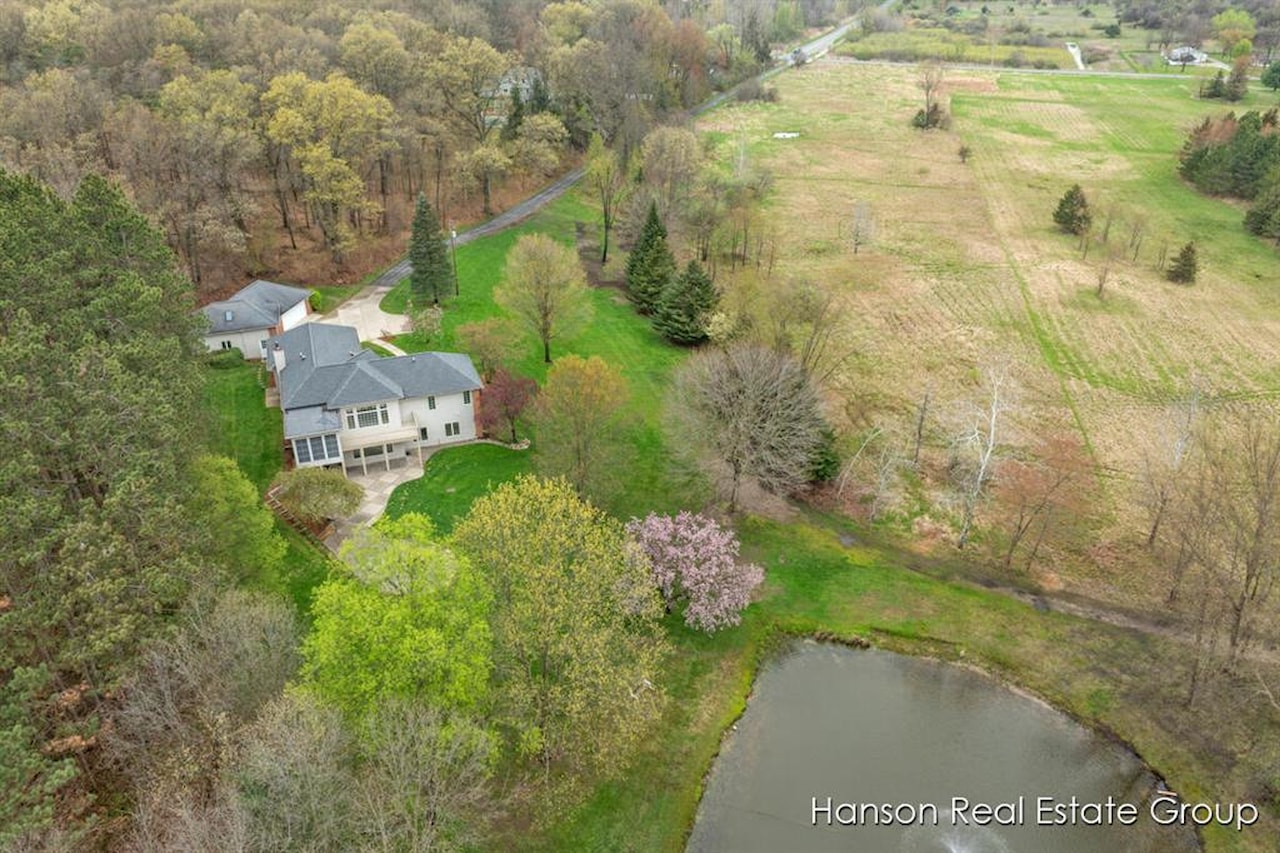 9200 NE Bailey Dr in Ada Twp, MI Photo 43