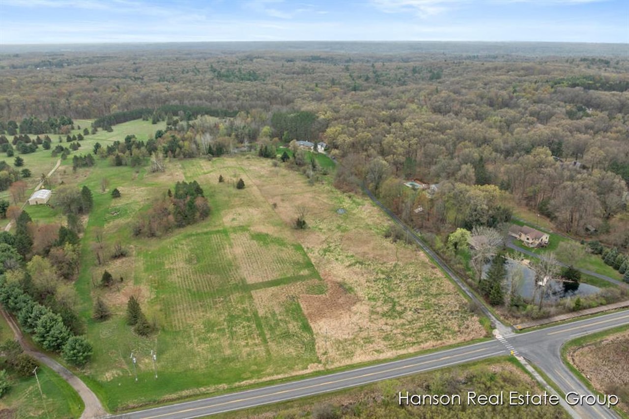9200 NE Bailey Dr in Ada Twp, MI Photo 46