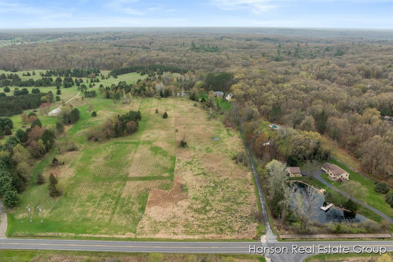 9200 NE Bailey Dr in Ada Twp, MI Photo 47