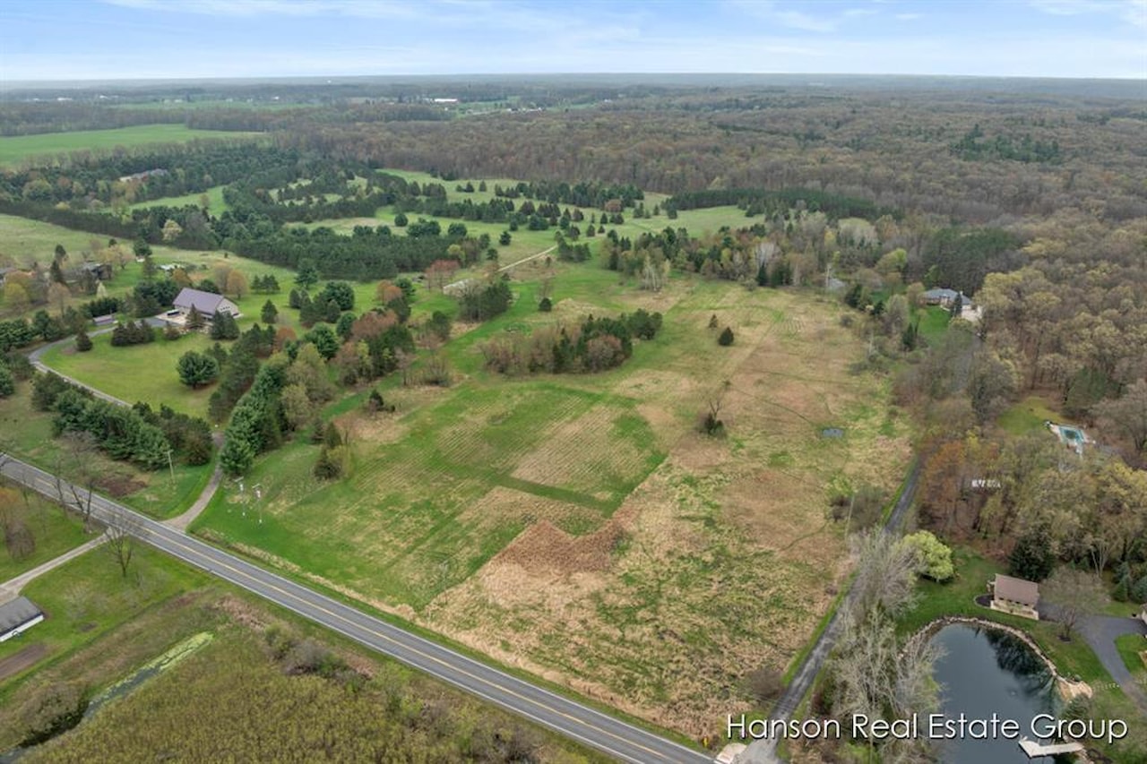 9200 NE Bailey Dr in Ada Twp, MI Photo 48