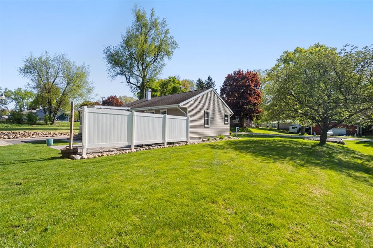 3448 Acacia Blvd in Summit Twp, MI Photo 2