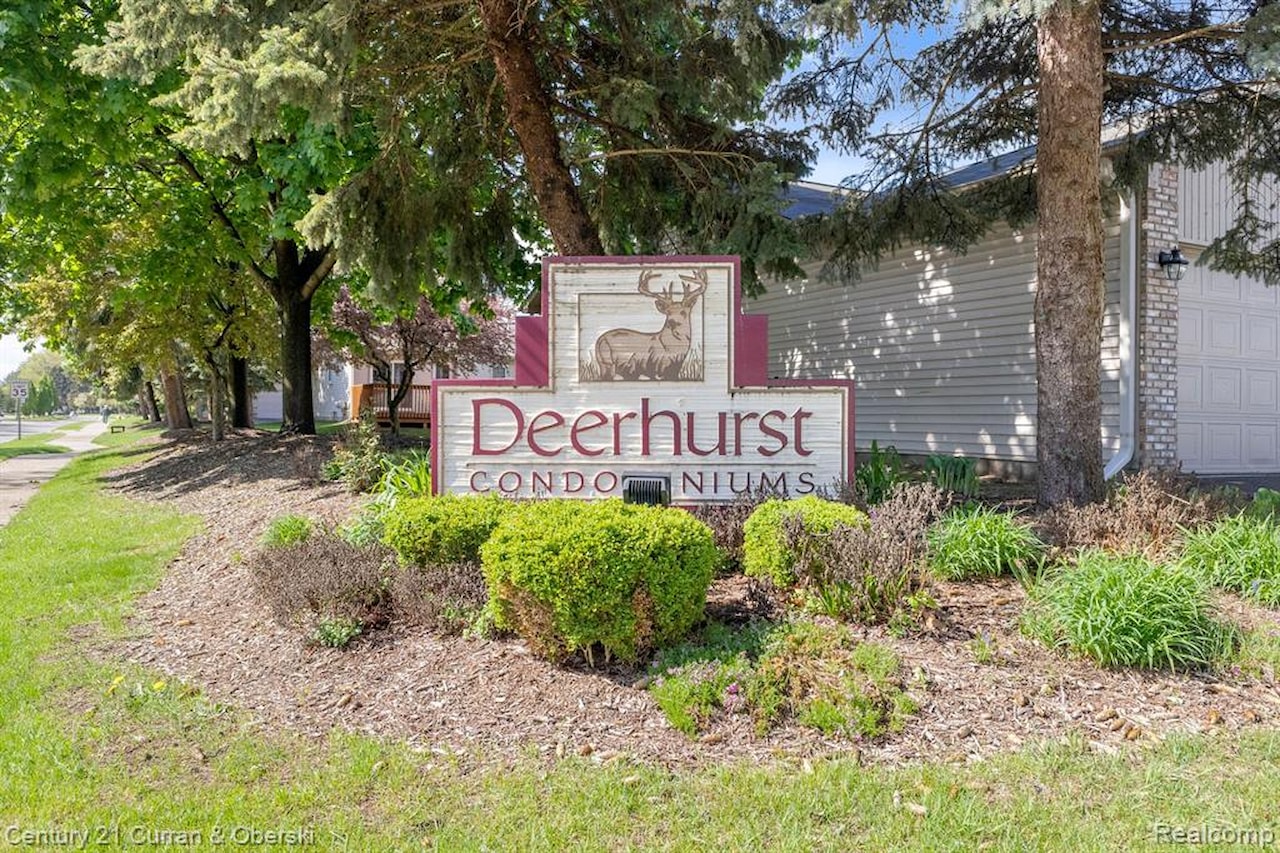 6541 Deerhurst Dr in Westland, MI Photo 3