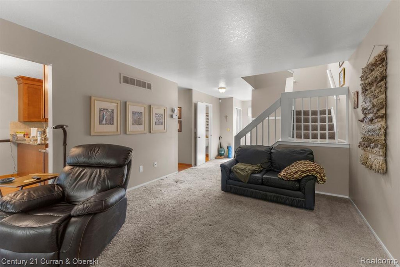 6541 Deerhurst Dr in Westland, MI Photo 8