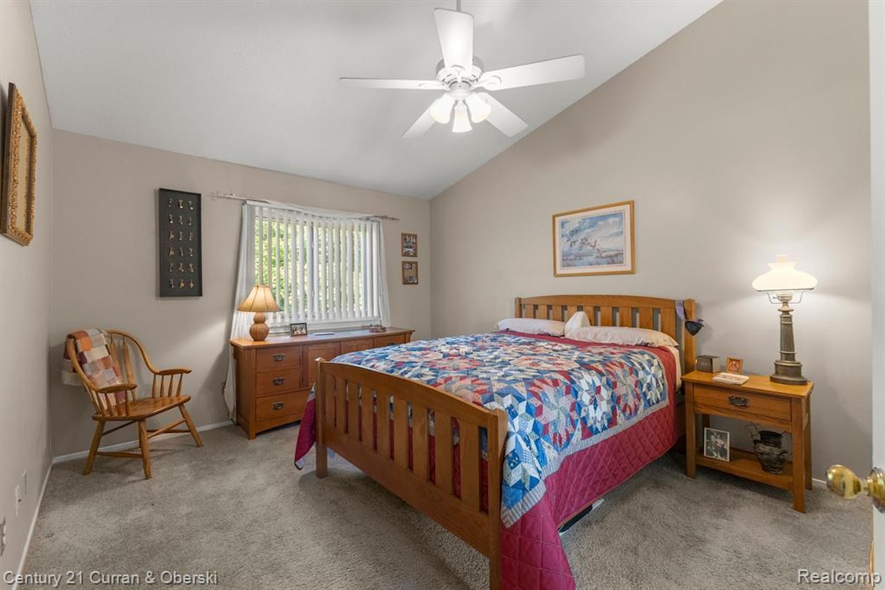6541 Deerhurst Dr in Westland, MI Photo 21