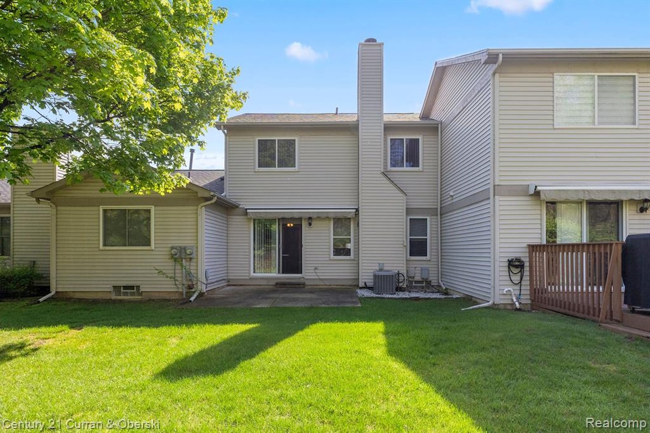 6541 Deerhurst Dr in Westland, MI Photo 34