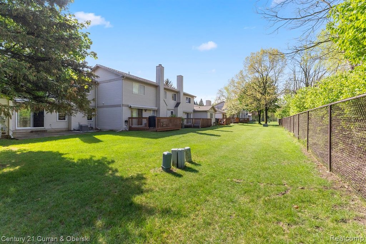 6541 Deerhurst Dr in Westland, MI Photo 35