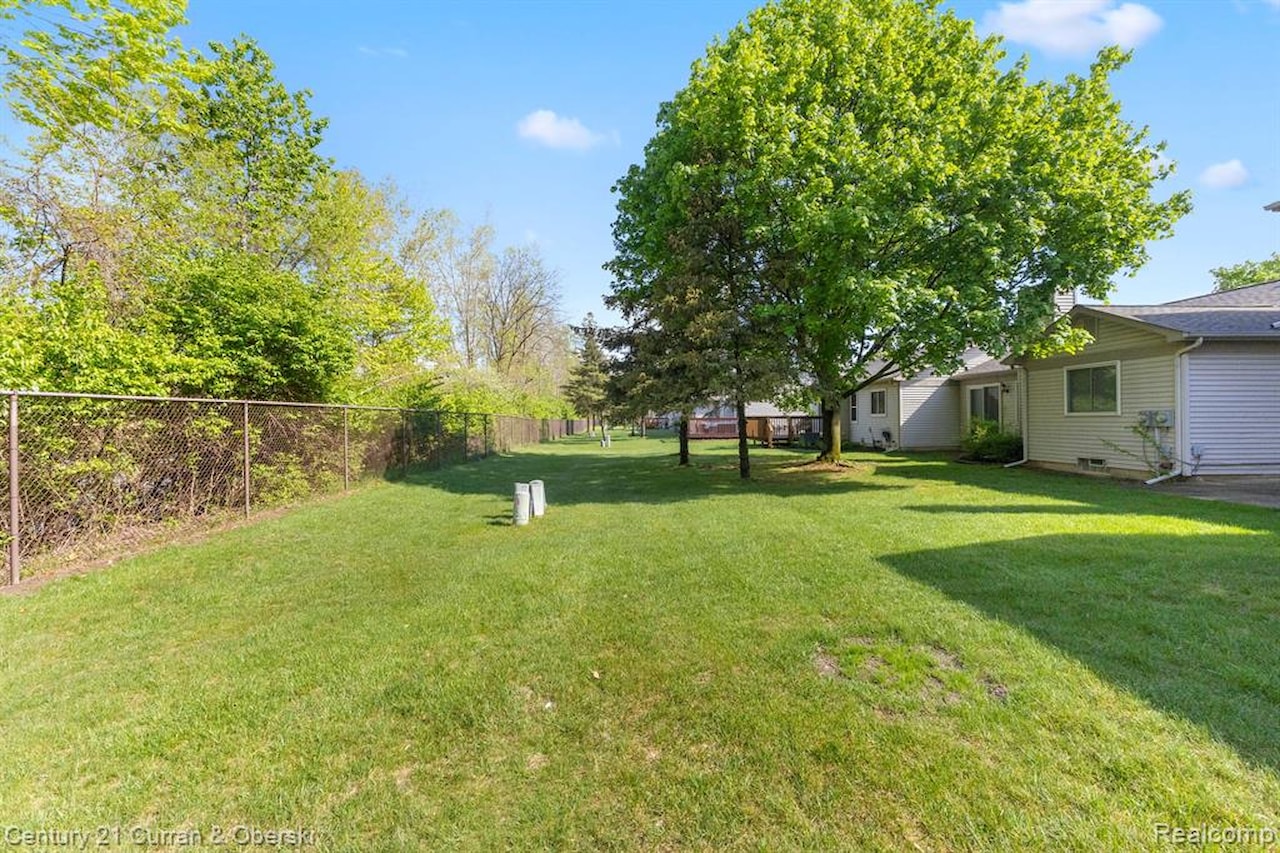 6541 Deerhurst Dr in Westland, MI Photo 36
