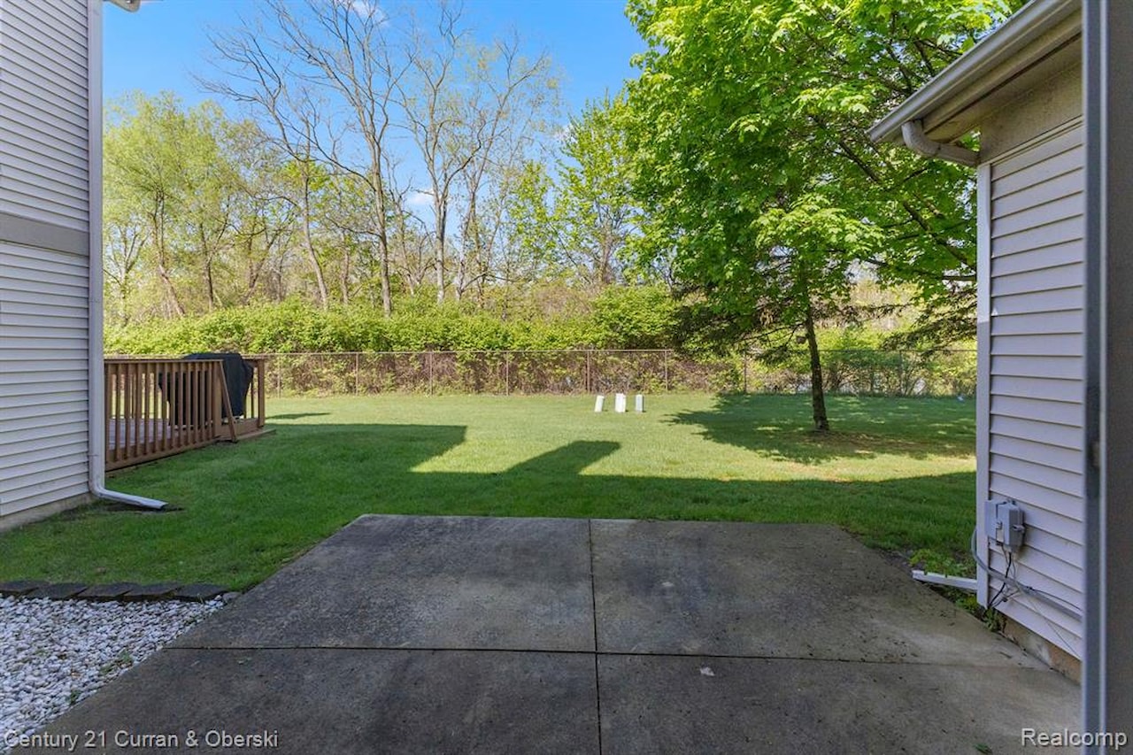 6541 Deerhurst Dr in Westland, MI Photo 38