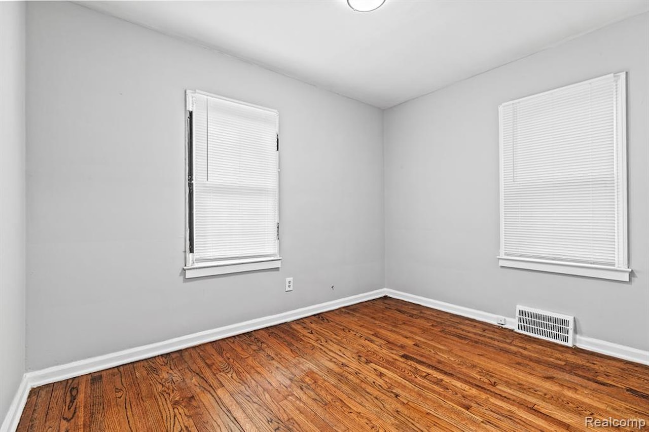 9327 Prest St in Detroit, MI Photo 9