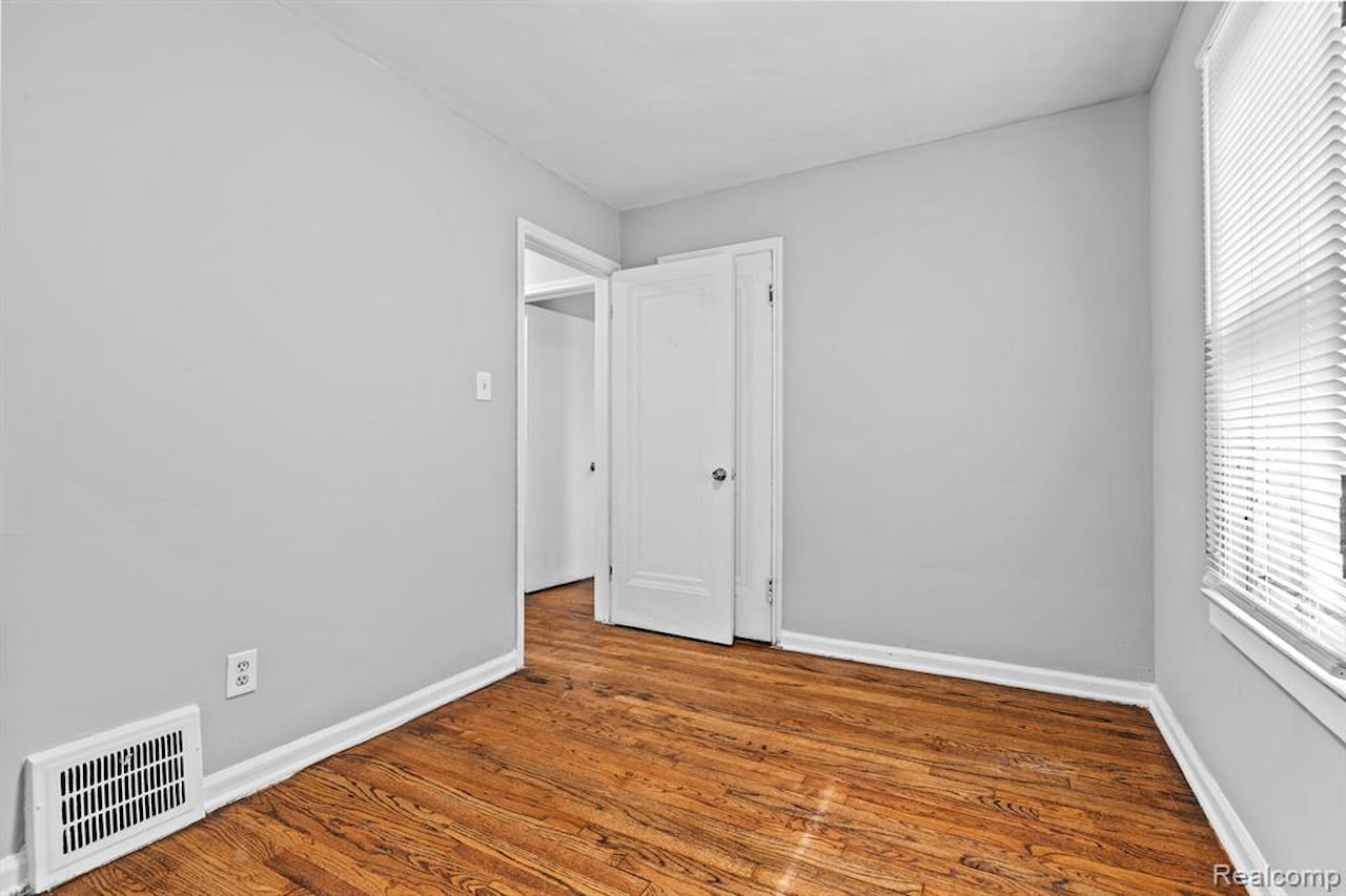 9327 Prest St in Detroit, MI Photo 10