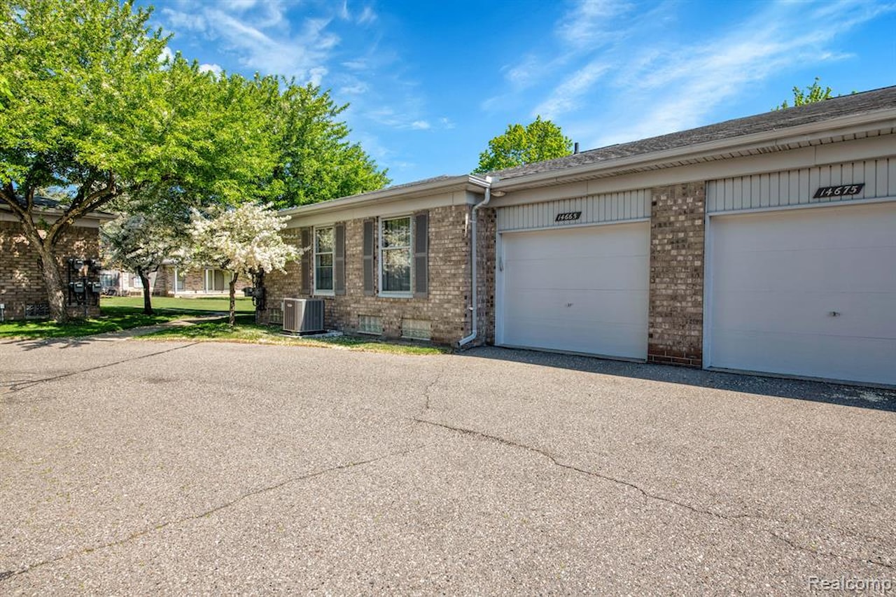 14665 Windmill Ct in Shelby Twp, MI Photo 29