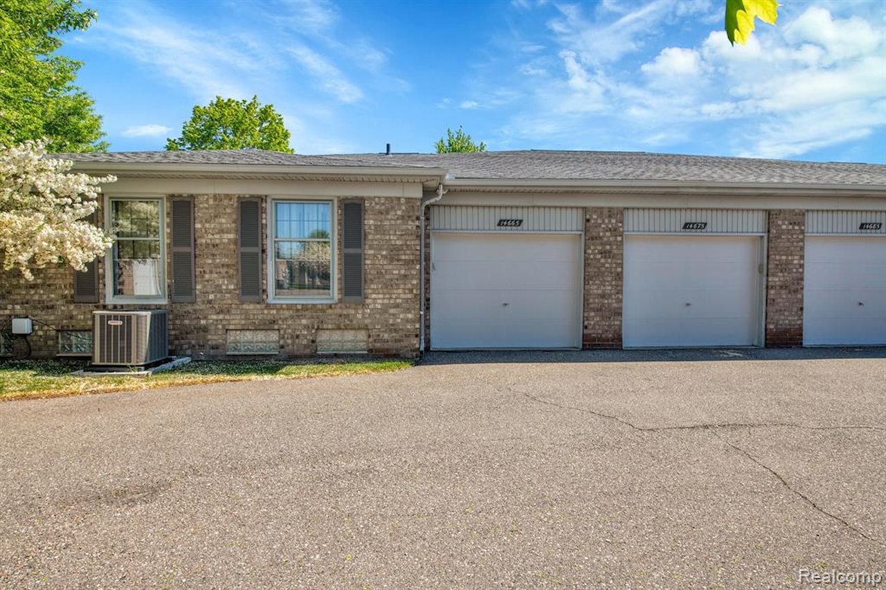 14665 Windmill Ct in Shelby Twp, MI Photo 30