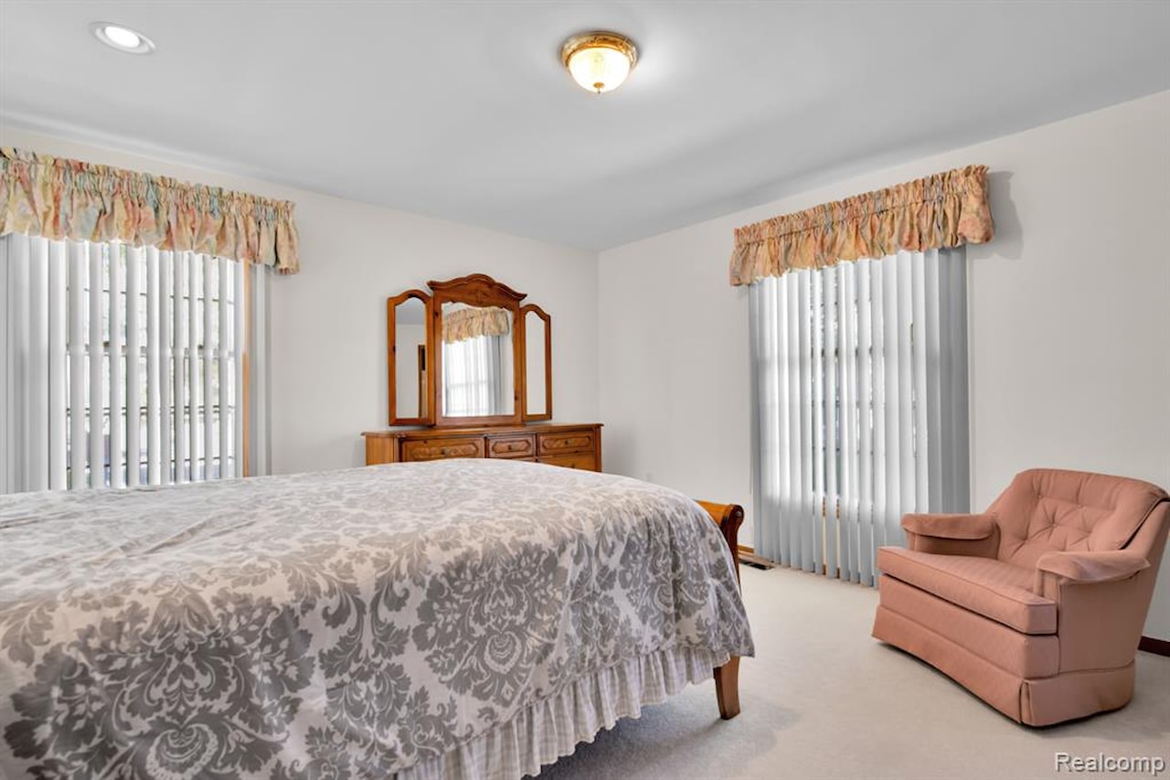 14665 Windmill Ct in Shelby Twp, MI Photo 17