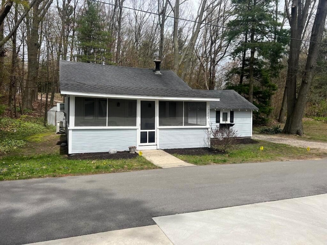 17213 Lake Ct in Park Twp, MI