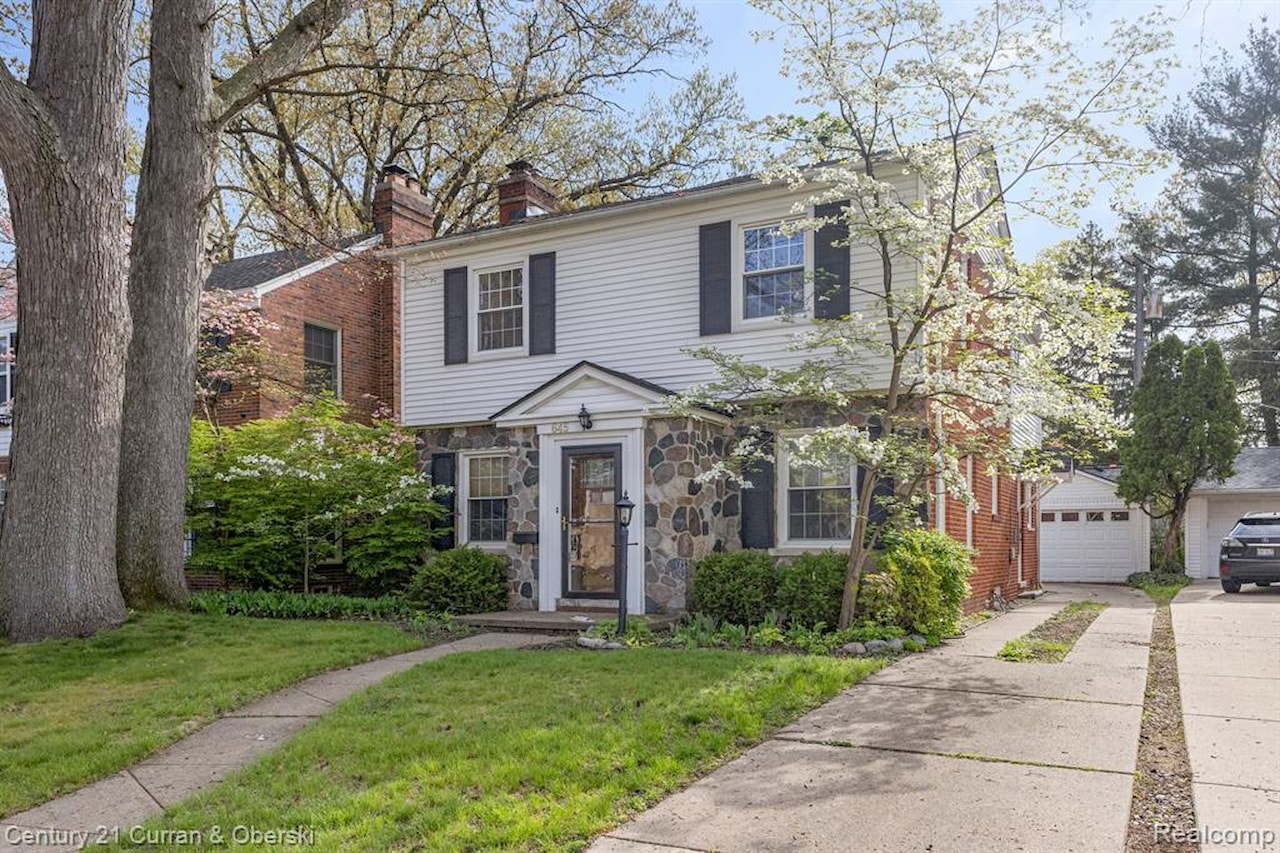 645 Elmwood St in Dearborn, MI