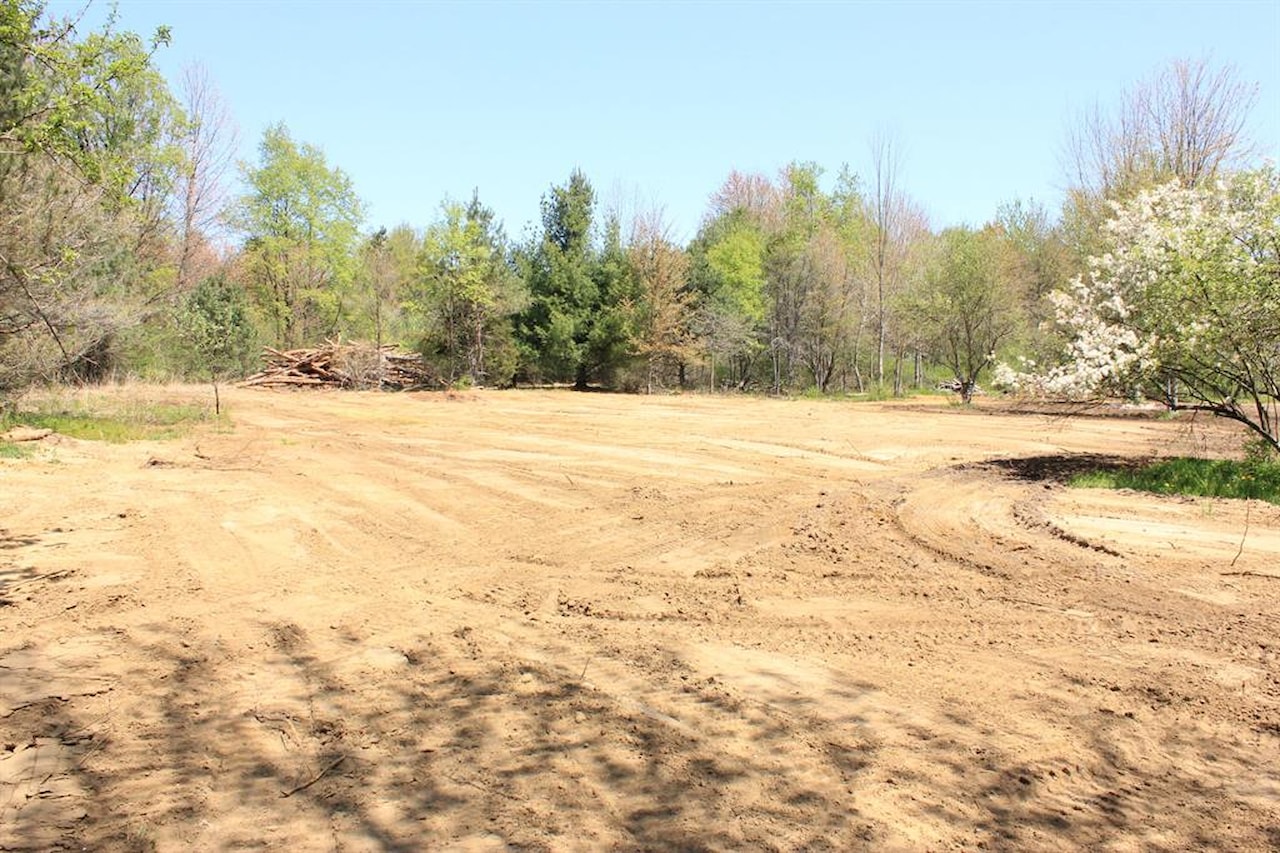 3889 Dalson Rd in Dalton Twp, MI Photo 2