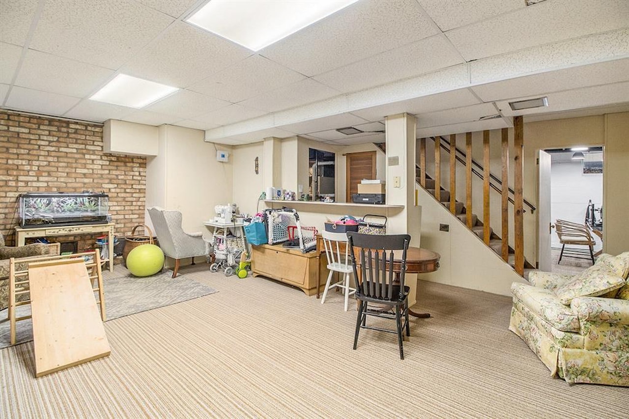 2226 Oakland Dr in Kalamazoo, MI Photo 25