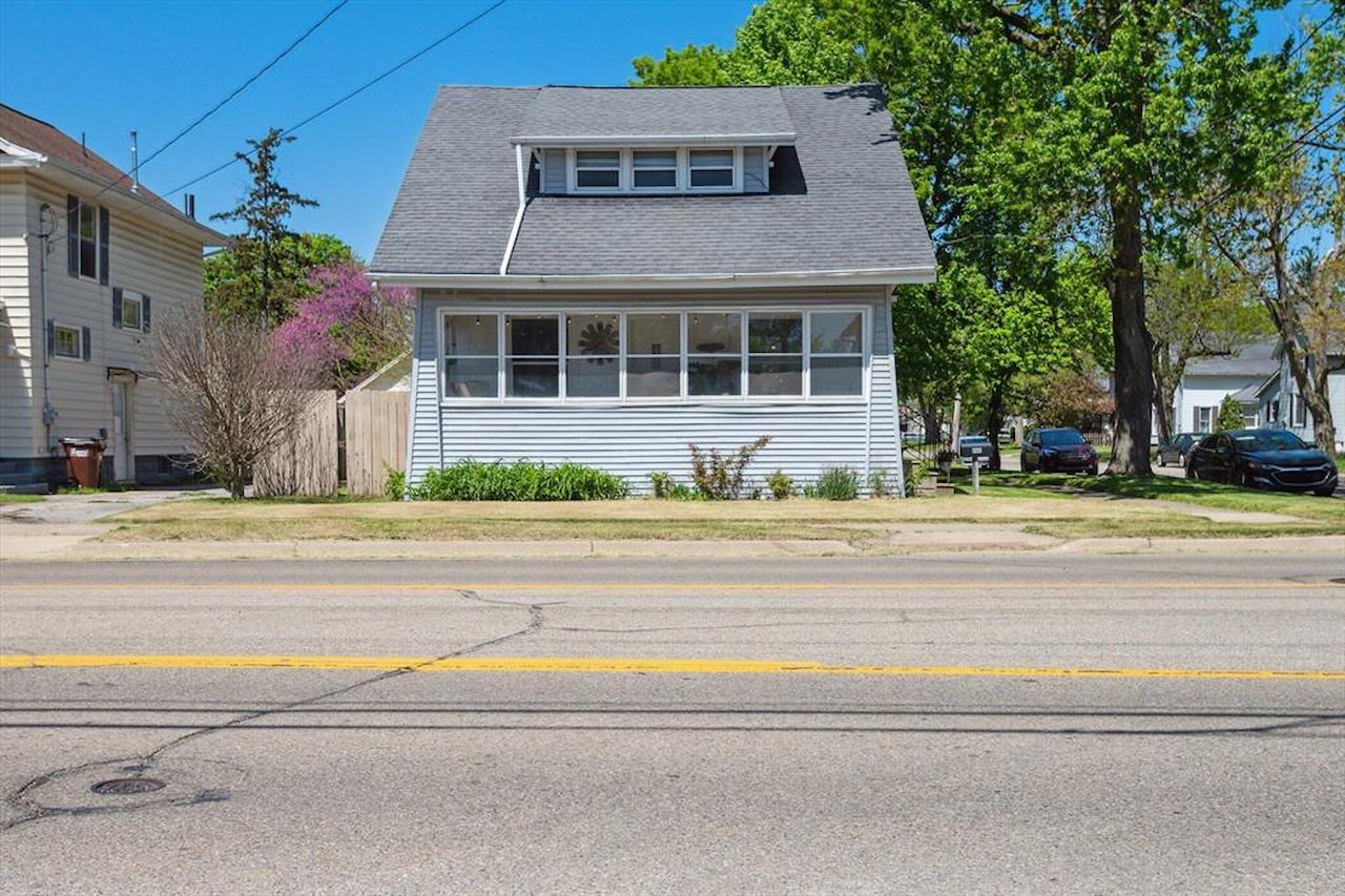 1000 W Ganson St in Jackson, MI