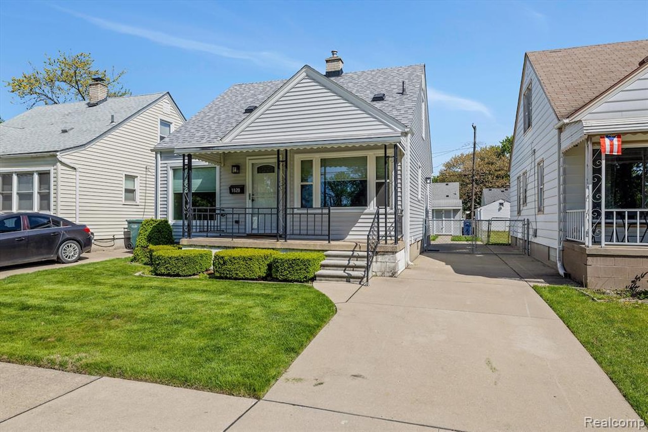 1820 Detroit Ave in Lincoln Park, MI Photo 3