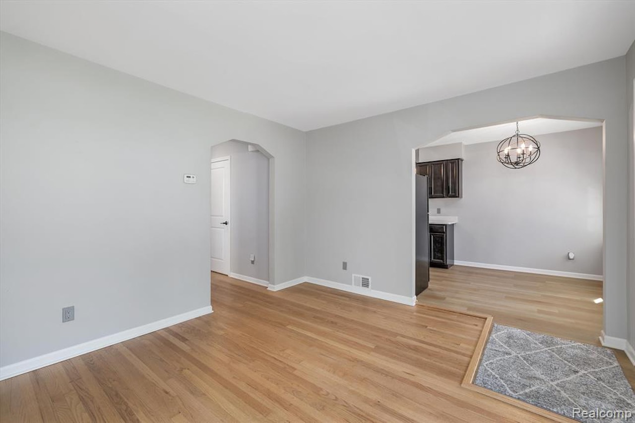 1820 Detroit Ave in Lincoln Park, MI Photo 6