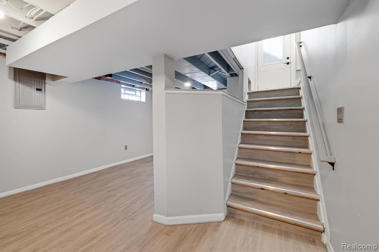 1820 Detroit Ave in Lincoln Park, MI Photo 27