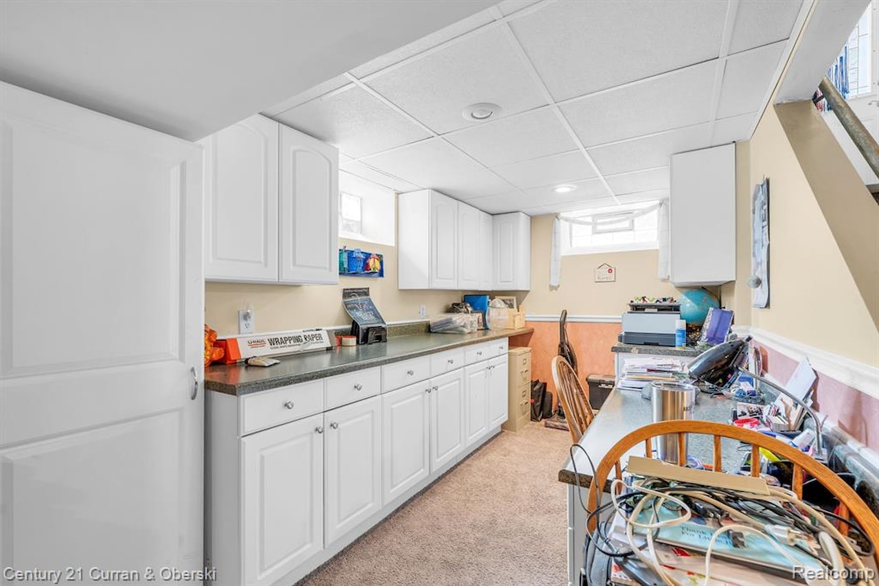 626 N York St in Dearborn, MI Photo 21
