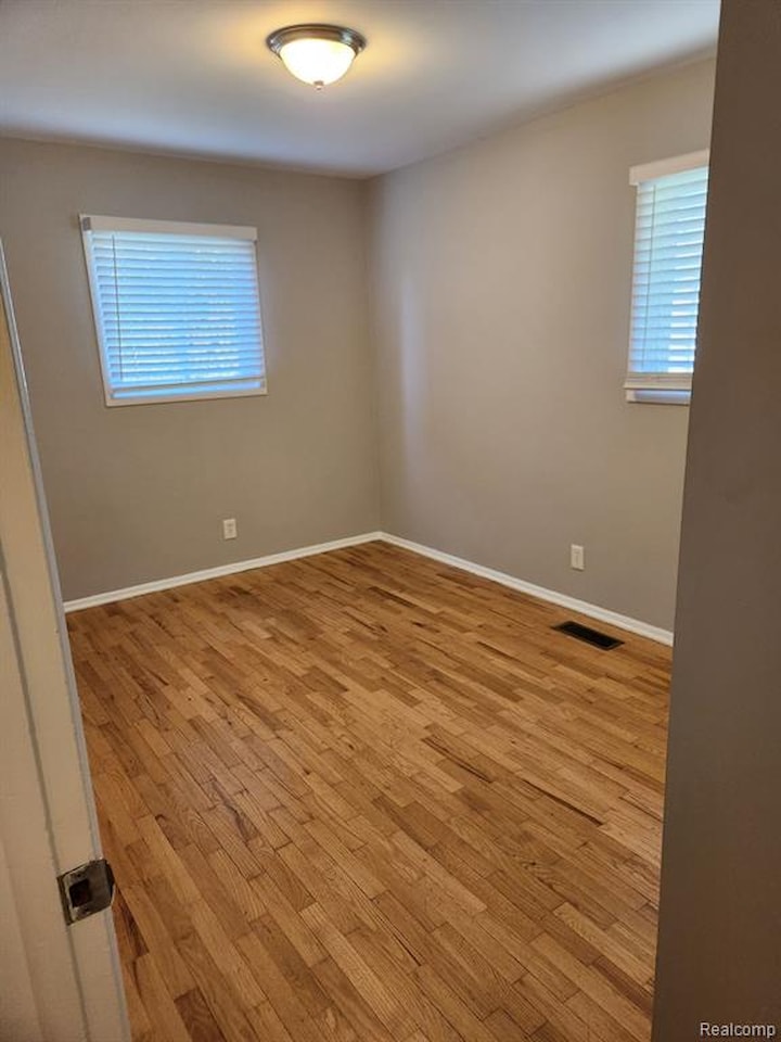 501 Virginia Ave in East Lansing, MI Photo 11