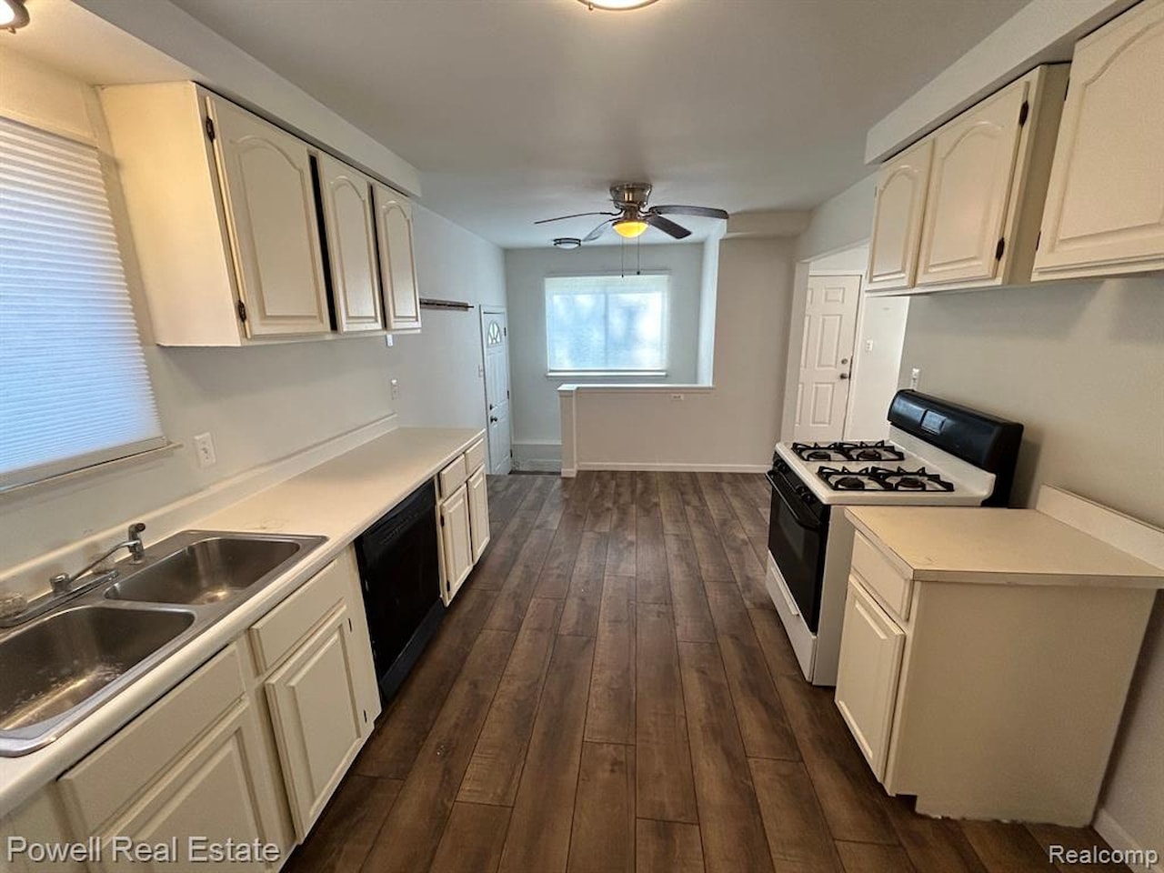 15840 Wakenden in Redford Twp, MI Photo 5