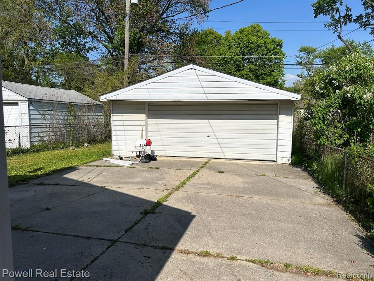 15840 Wakenden in Redford Twp, MI Photo 13