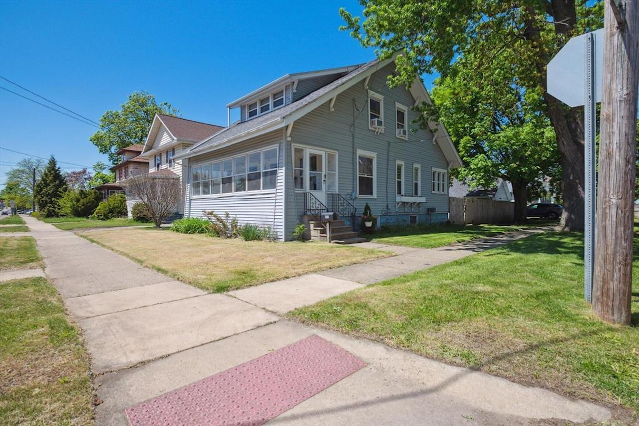 1000 W Ganson St in Jackson, MI Photo 2