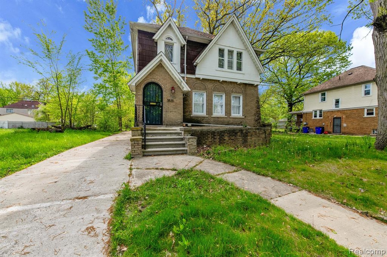 3835 Courville St in Detroit, MI