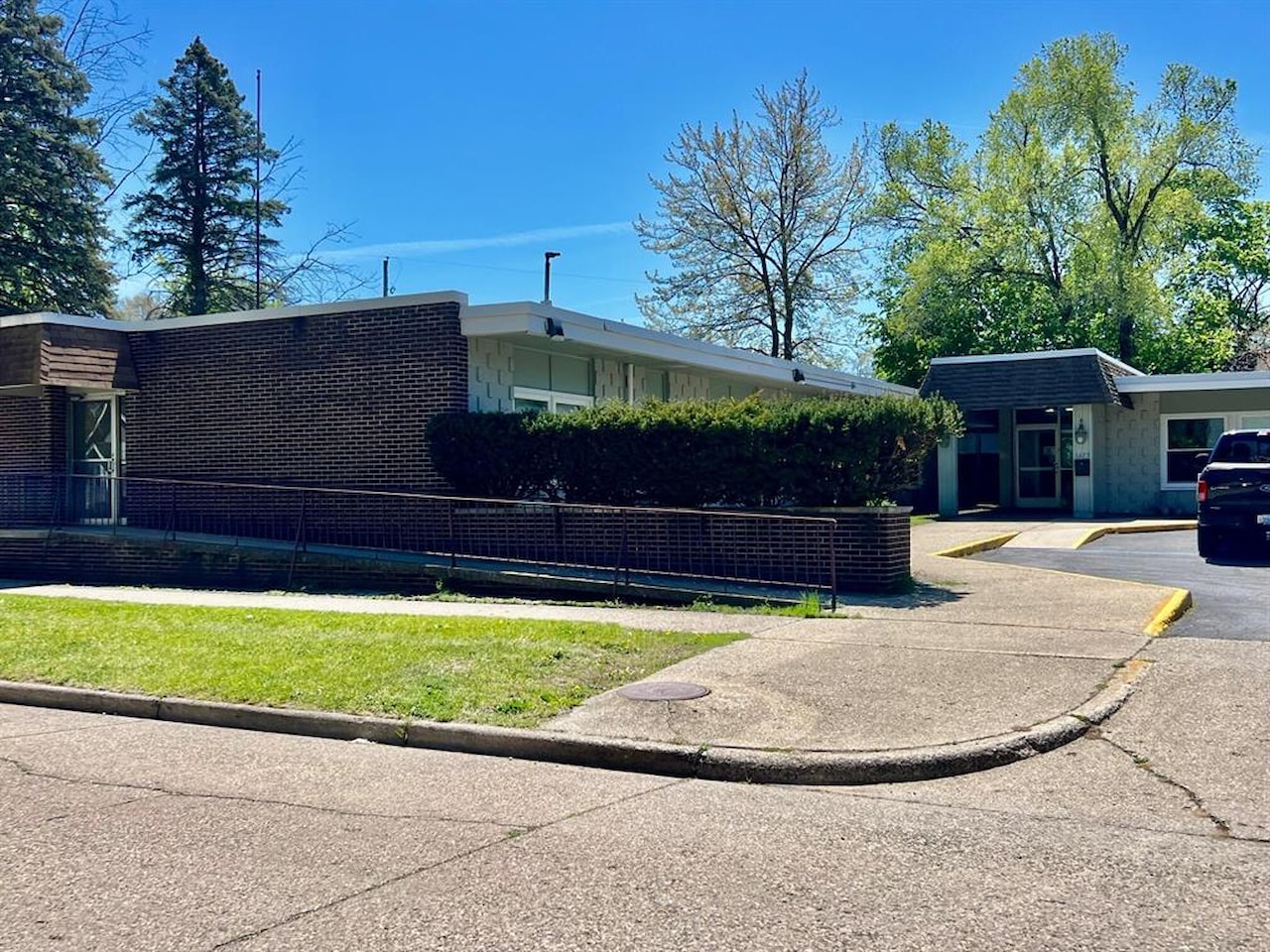 1275 Kenneth St in Muskegon, MI Photo 3