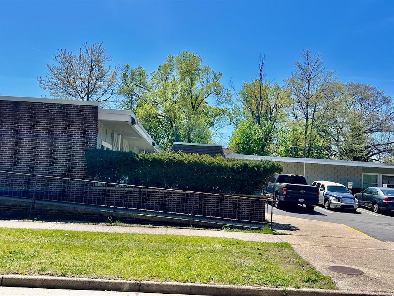 1275 Kenneth St in Muskegon, MI Photo 4