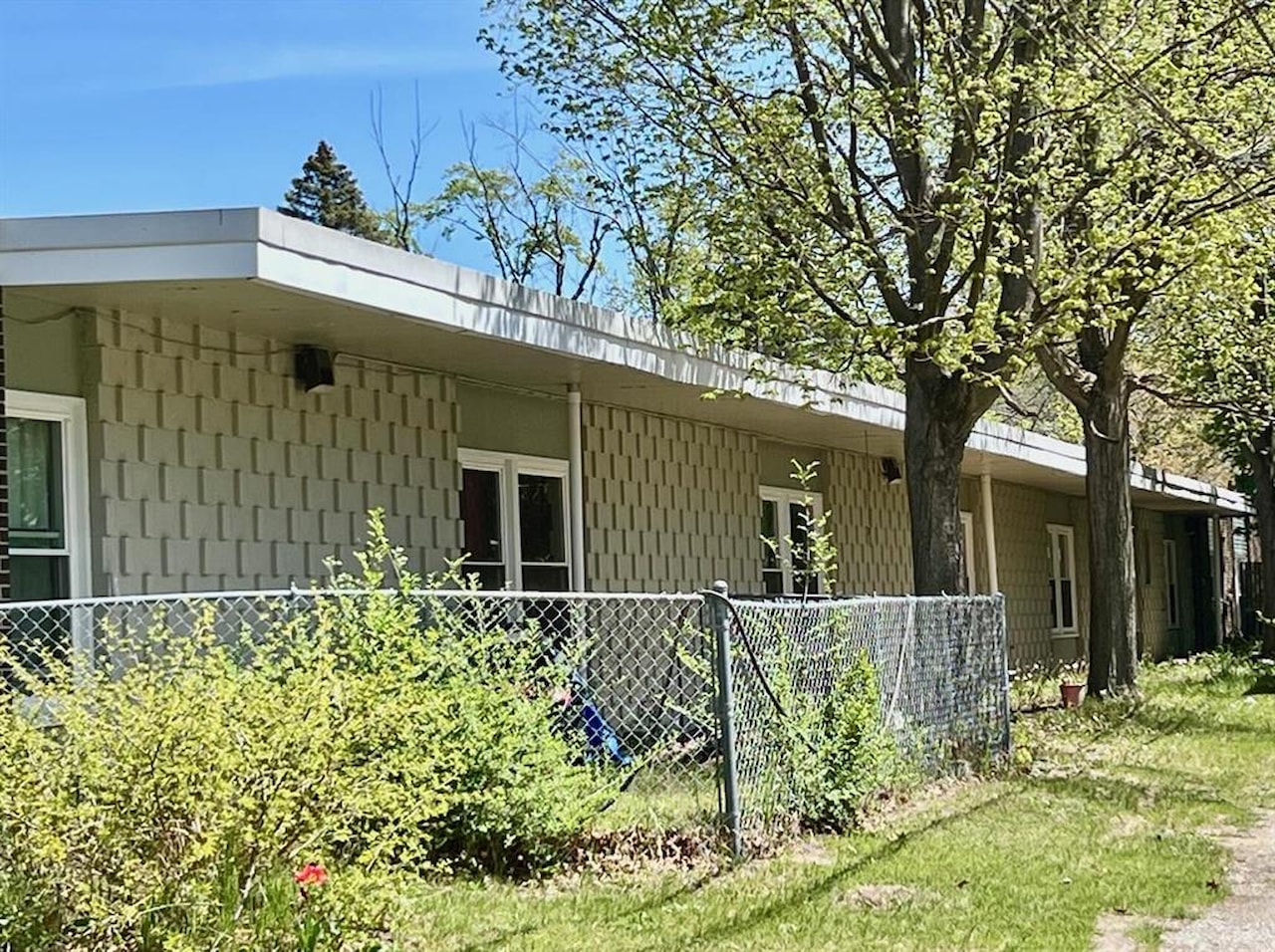 1275 Kenneth St in Muskegon, MI Photo 8