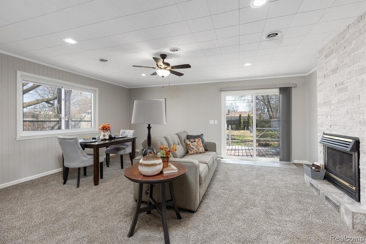 26110 Nagel St in Roseville, MI Photo 9