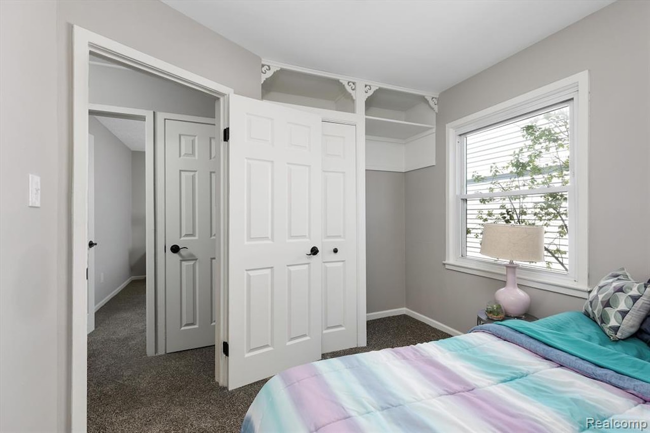 26110 Nagel St in Roseville, MI Photo 13