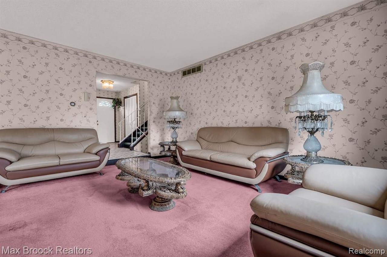 5076 Tyler Dr in Troy, MI Photo 13