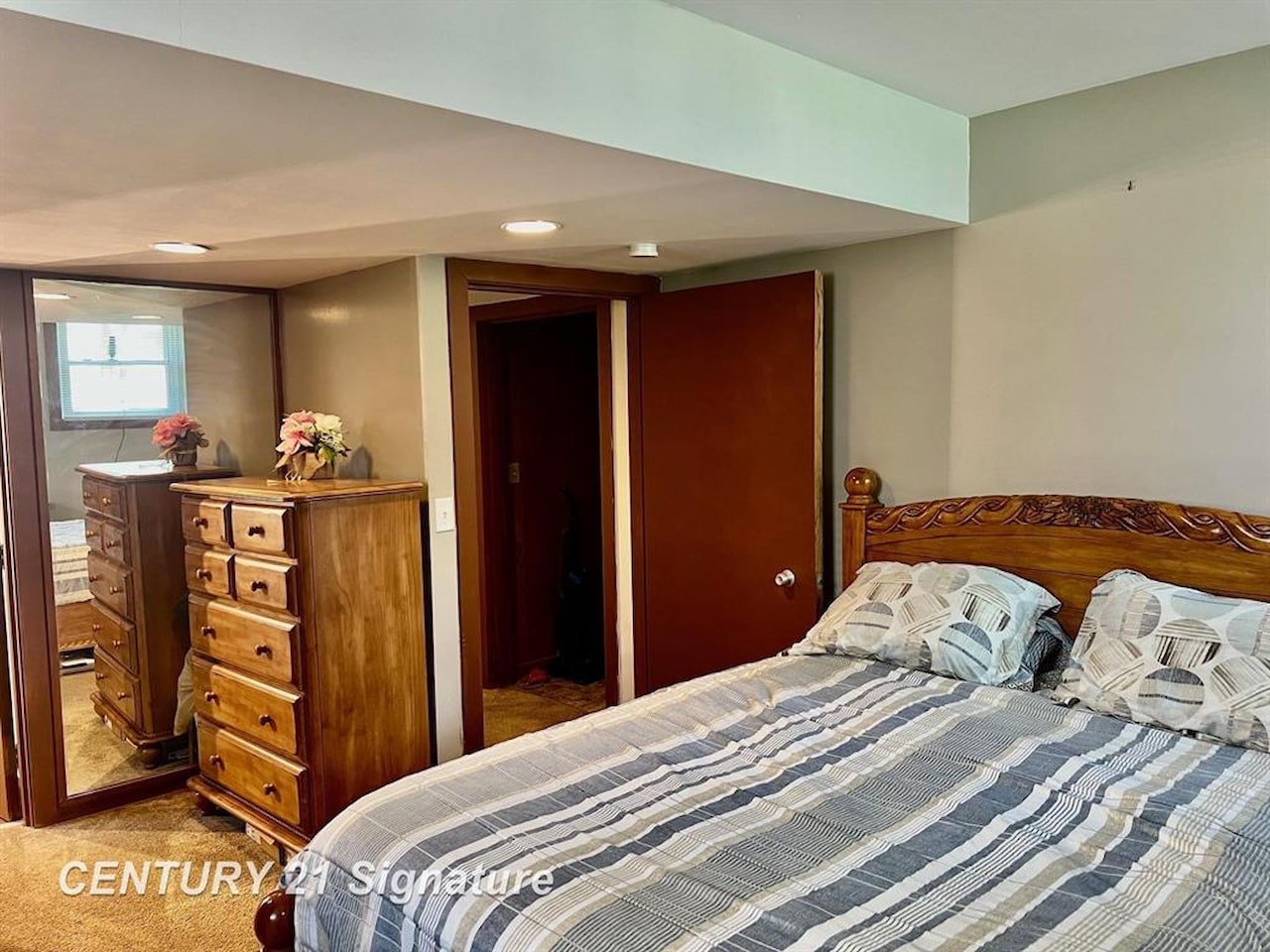 25 Bretton Place in Saginaw, MI Photo 16