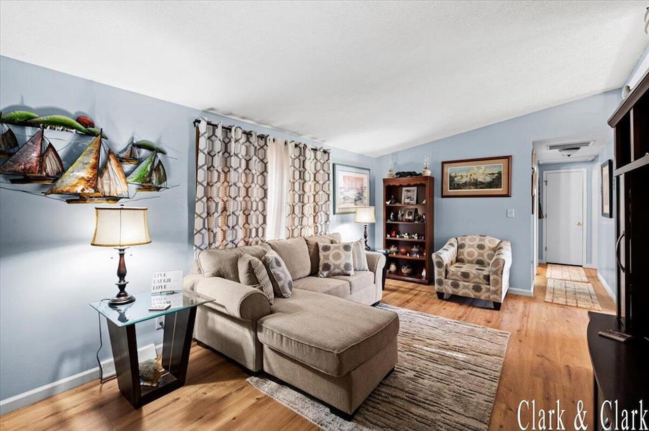 309 N 1st St in Saginaw, MI Photo 9