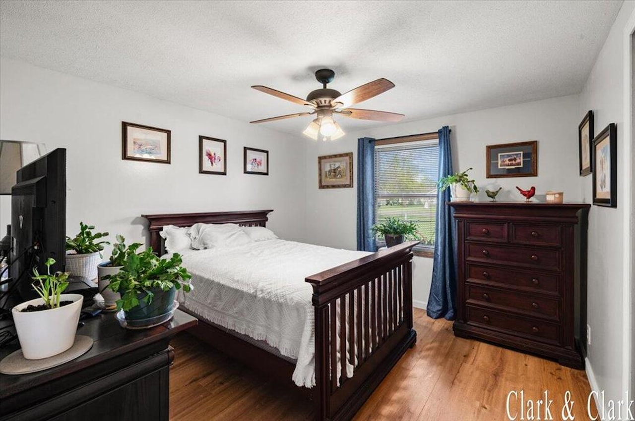 309 N 1st St in Saginaw, MI Photo 11
